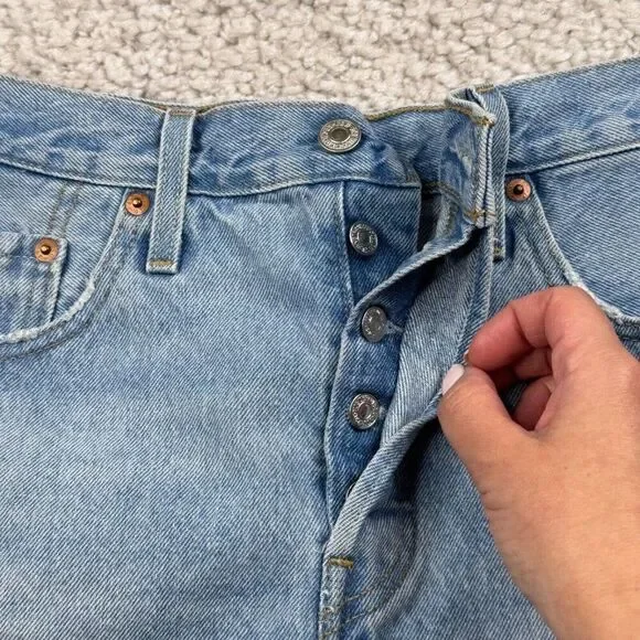 Levi's 501 High Rise Shorts Weak In The Knees Light Wash - Picture 6 of 13